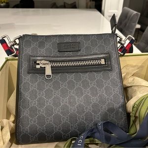 Gucci GG Supreme Web Strap messenger bag
